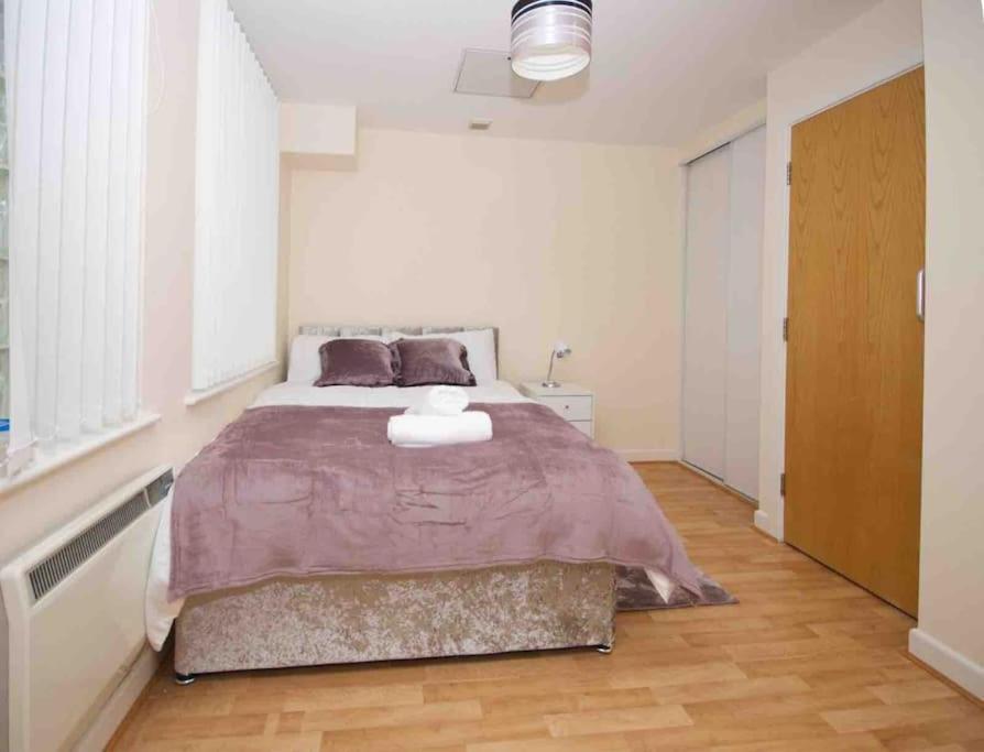 Superb Balconied 2bedroom Flat In Heart Of Centre Apartment Leeds (West Yorkshire)